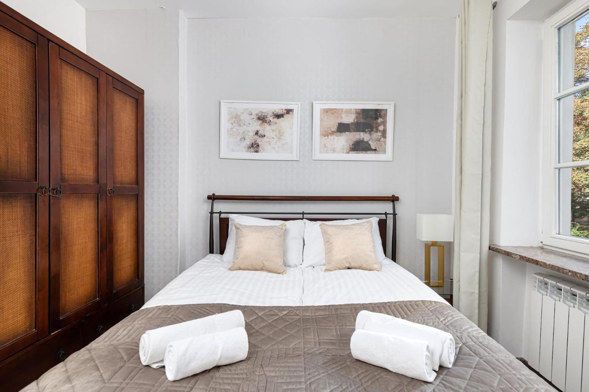 Fashioned Apartment Rycerska By Noclegi Renters Warsawa Bagian luar foto