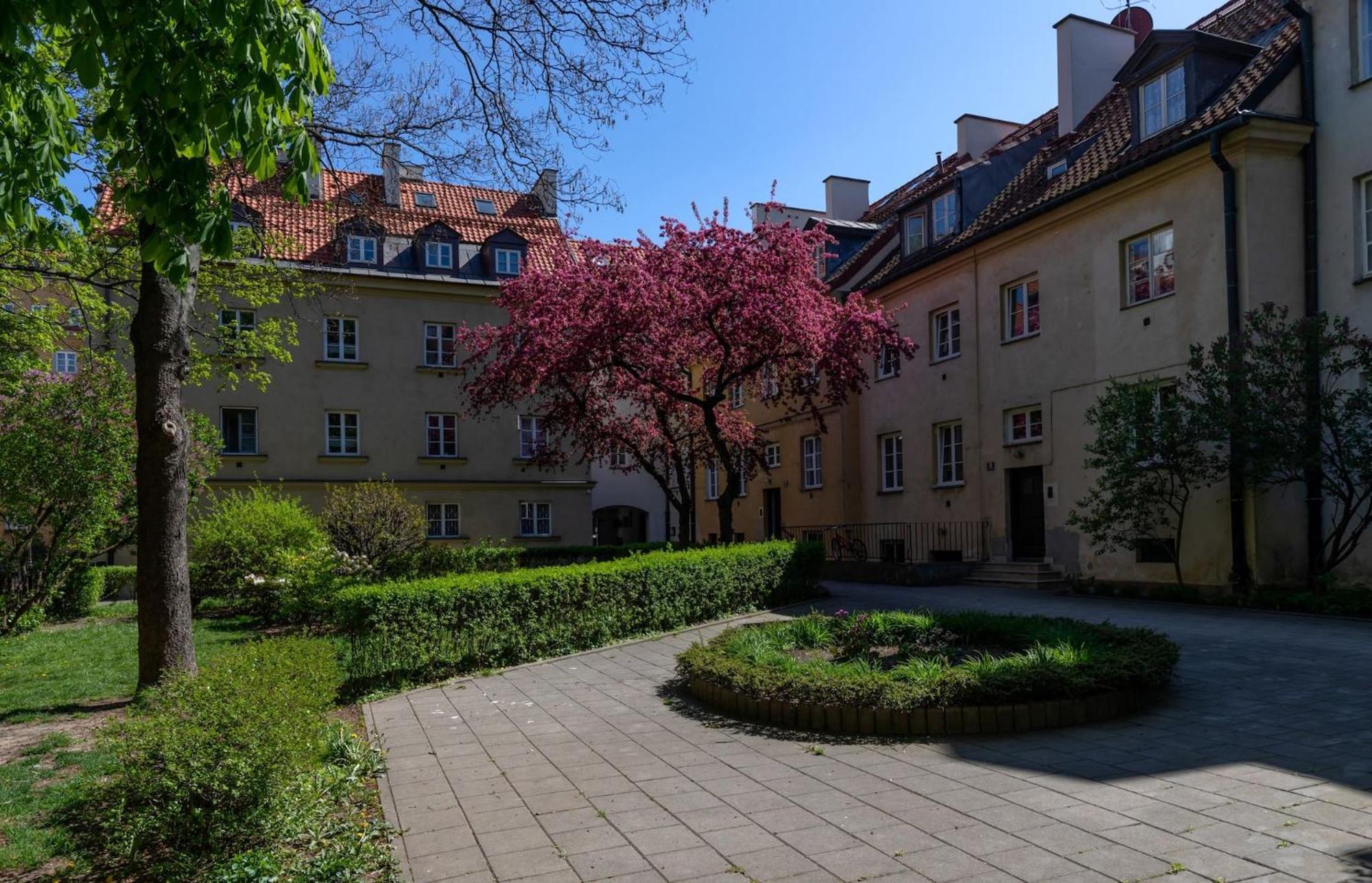 Fashioned Apartment Rycerska By Noclegi Renters Warsawa Bagian luar foto